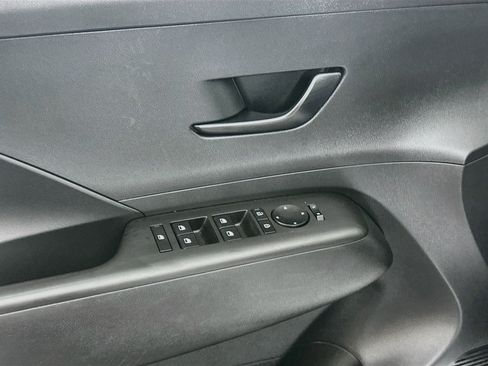Used 2024 Hyundai Kona SEL FWD image 15