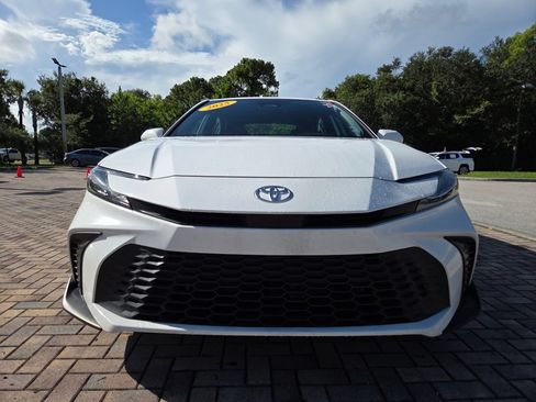 Certified 2025 Toyota Camry SE w/ Convenience Package FWD image 2