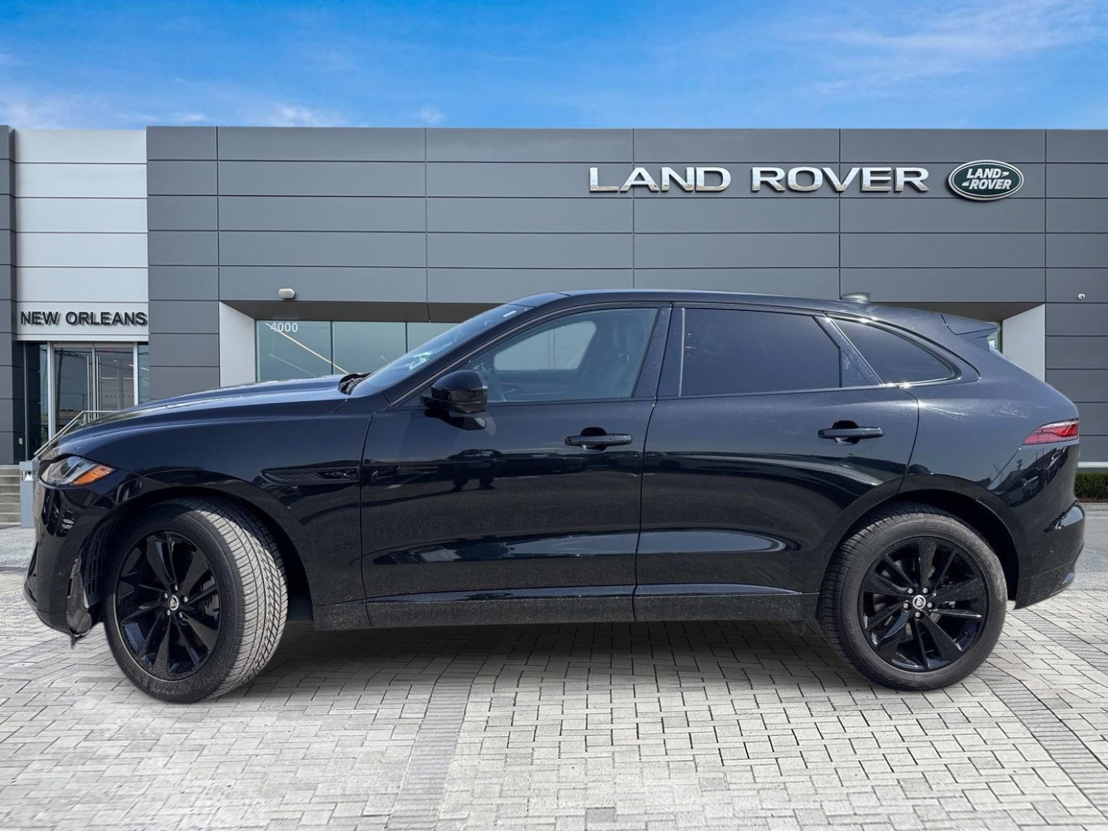 Used 2026 Jaguar F-PACE R-Dynamic S AWD/4WD image 2