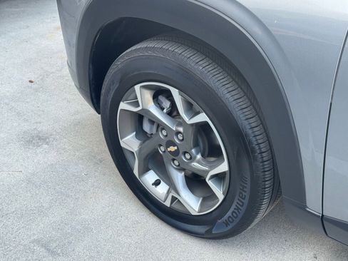 Used 2025 Chevrolet Trax LT w/ LT Convenience Package image 30