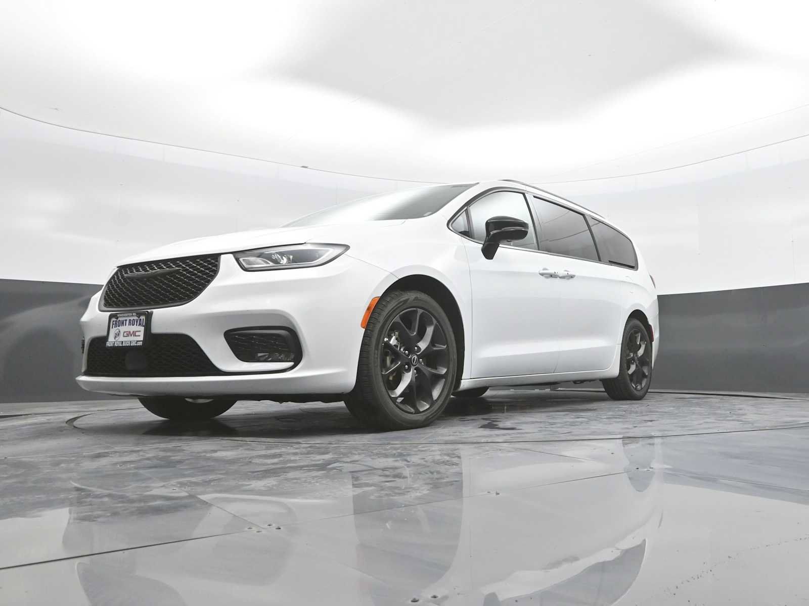 Used 2025 Chrysler Pacifica Limited FWD image 40