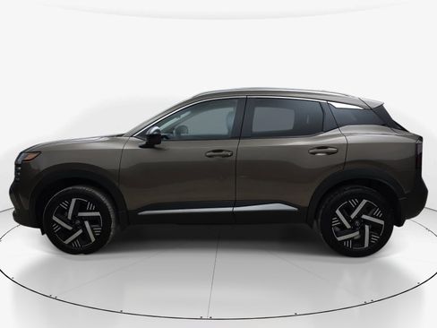 Used 2026 Nissan Kicks SV w/ SV Premium Package FWD image 7