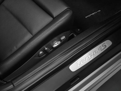 Used 2015 Porsche 911 Targa 4S image 24