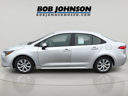 Used 2025 Toyota Corolla LE image 6