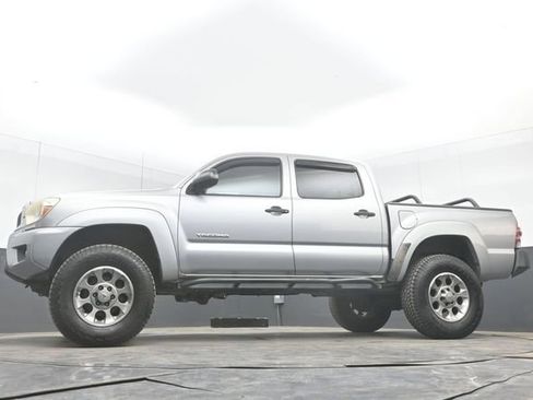 Used 2015 Toyota Tacoma 4x4 Double Cab w/ SR5 Package image 31