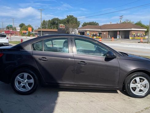 Used 2016 Chevrolet Cruze LT image 3