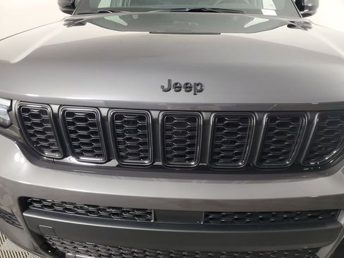 New 2025 Jeep Grand Cherokee L Limited image 10