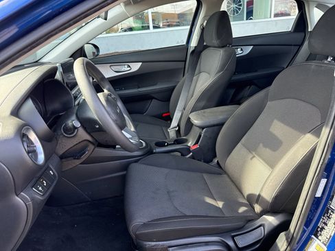 Used 2023 Kia Forte LXS w/ LXS Technology Package FWD image 18