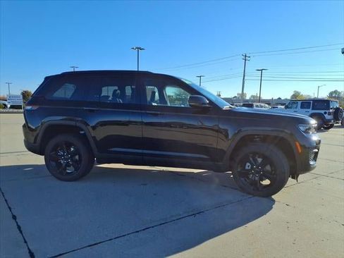 New 2025 Jeep Grand Cherokee Altitude w/ Trailer Tow Package image 59