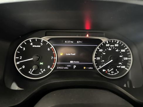 Used 2025 Nissan Rogue SV AWD/4WD image 15