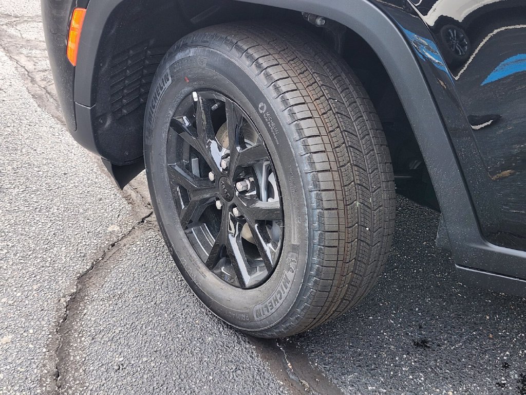 New 2026 Jeep Grand Cherokee Altitude AWD/4WD image 35