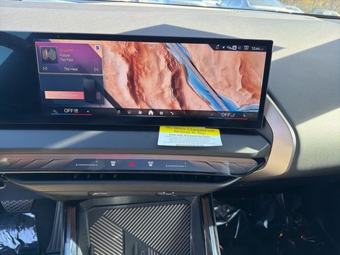 Used 2025 BMW X3 xDrive30i w/ Premium Package image 13