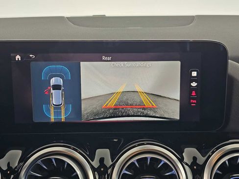 Certified 2025 Mercedes-Benz GLA 250 image 27