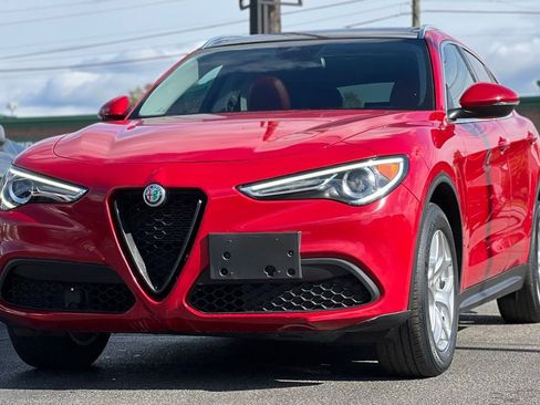 Used 2020 Alfa Romeo Stelvio Sport w/ Cold Weather Package image 13