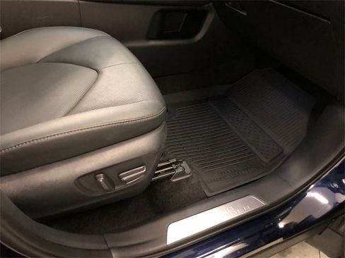 Used 2025 Toyota Grand Highlander AWD image 35