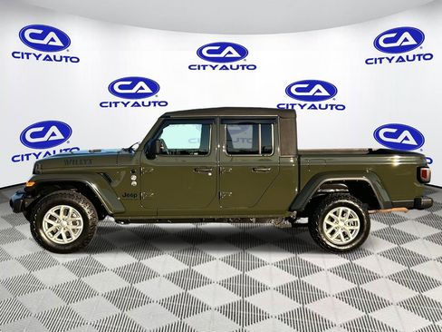 Used 2021 Jeep Gladiator Sport image 7