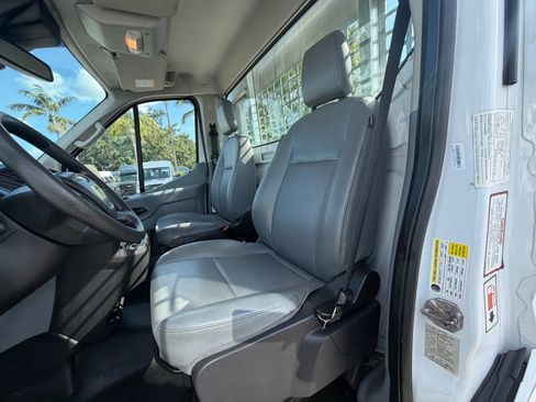 Used 2019 Ford Transit 250 138 RWD image 18