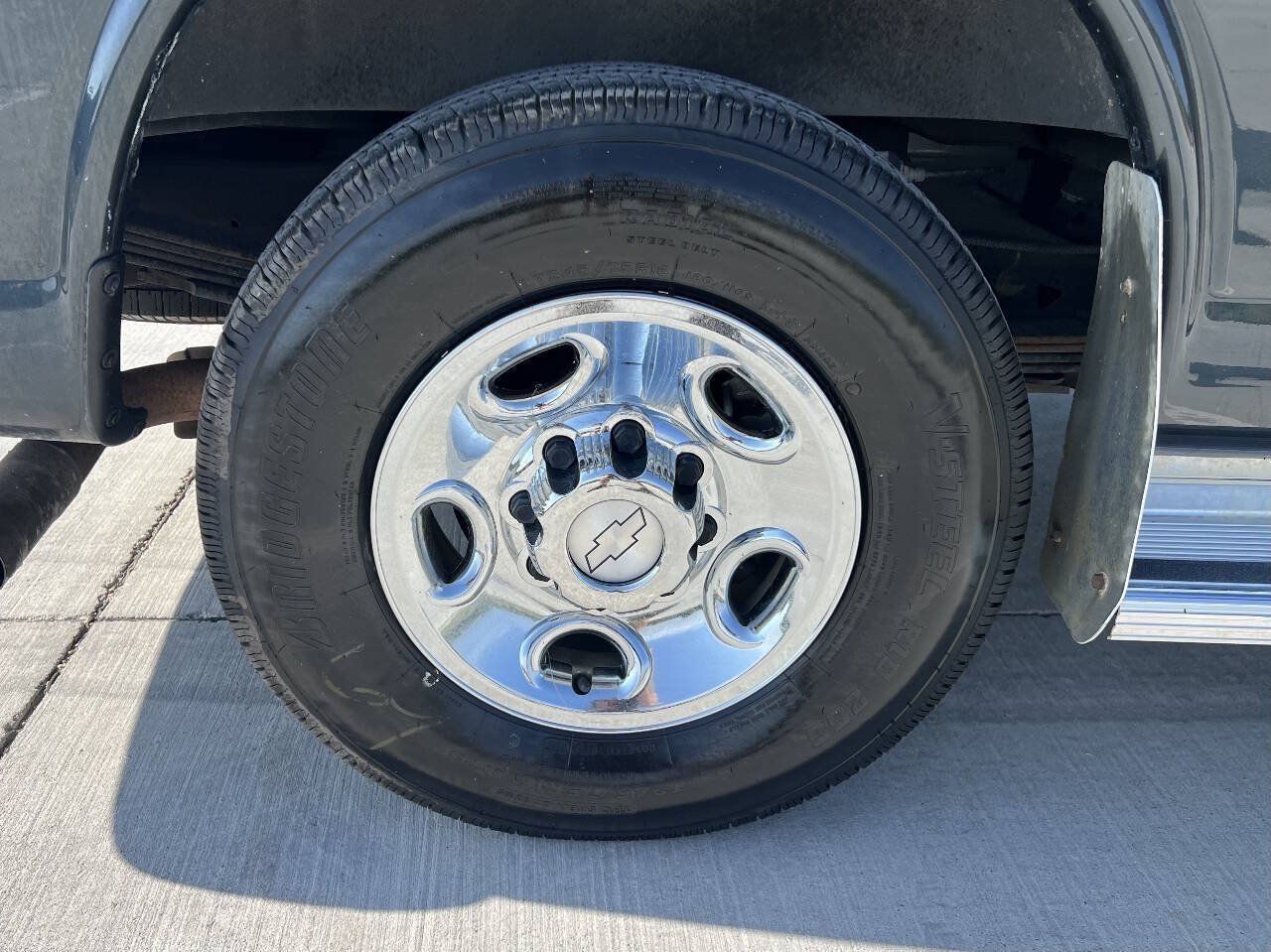 Used 2017 Chevrolet Express 3500 LT w/ LT Preferred Equipment Group RWD image 22