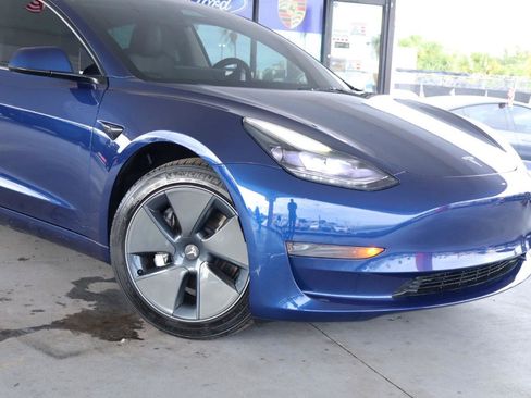 Used 2023 Tesla Model 3 Standard Range RWD image 2