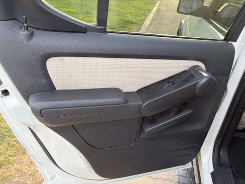 Used 2008 Ford Explorer Sport Trac XLT RWD image 18