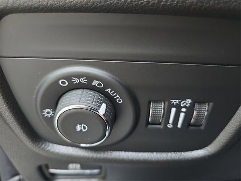 New 2025 Jeep Grand Cherokee L Limited image 27