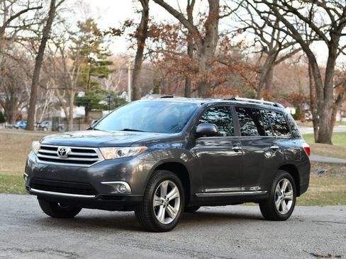 Used 2012 Toyota Highlander Limited image 3
