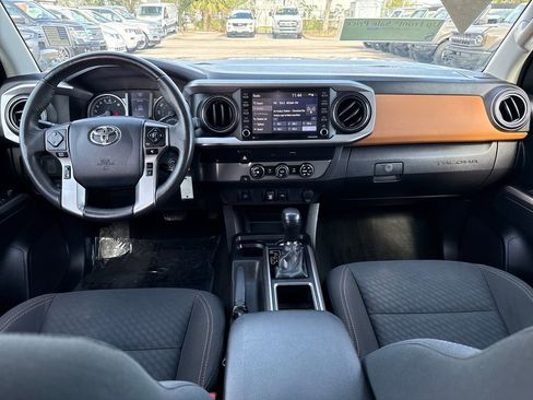 Used 2020 Toyota Tacoma SR5 image 5