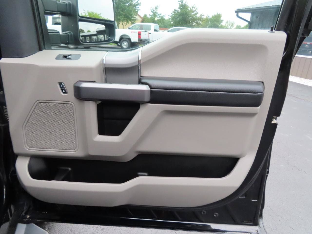 Used 2022 Ford F350 XLT w/ Black Appearance Package AWD/4WD image 42