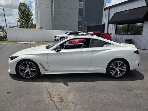 Used 2018 INFINITI Q60 3.0t Luxe w/ Sensory Package 3.0T Luxe RWD image 5