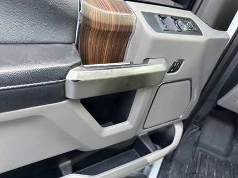 Used 2017 Ford F150 Lariat image 16