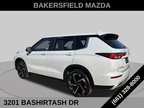 Used 2024 Mitsubishi Outlander SE AWD/4WD image 3