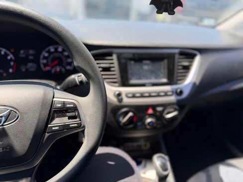 Used 2022 Hyundai Accent SE FWD image 8