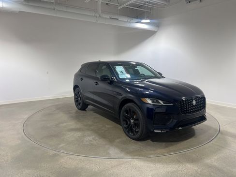 New 2026 Jaguar F-PACE R-Dynamic S image 7