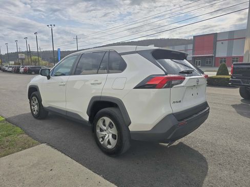Used 2023 Toyota RAV4 LE FWD image 6