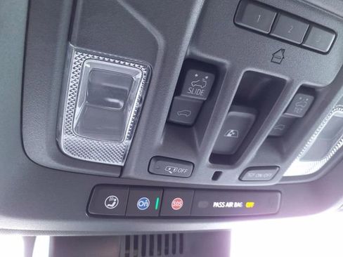 Used 2024 Chevrolet Silverado 2500 ZR2 w/ Technology Package image 37