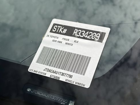 Certified 2026 Toyota Prius XLE FWD image 38