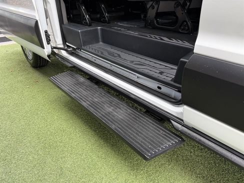 Used 2023 Ford Transit 350 XLT image 19