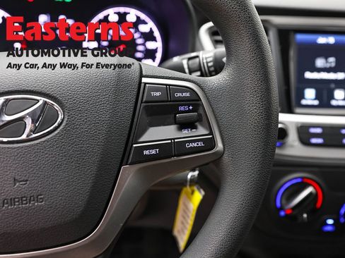 Used 2022 Hyundai Accent SEL FWD image 15