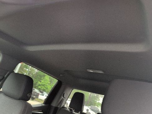 Used 2023 Chevrolet Silverado 1500 LT AWD/4WD image 7