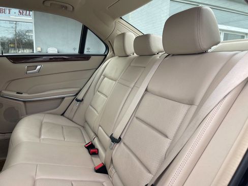 Used 2016 Mercedes-Benz E 350 E 350 4MATIC AWD 4dr Sedan image 24
