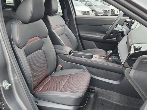 New 2026 Nissan Kicks SR image 15