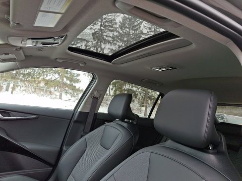 New 2026 Kia Niro EX image 14