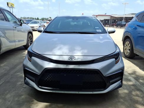 Used 2021 Toyota Corolla SE FWD image 3