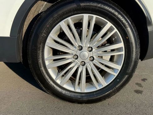 Used 2018 Land Rover Discovery HSE Luxury image 5