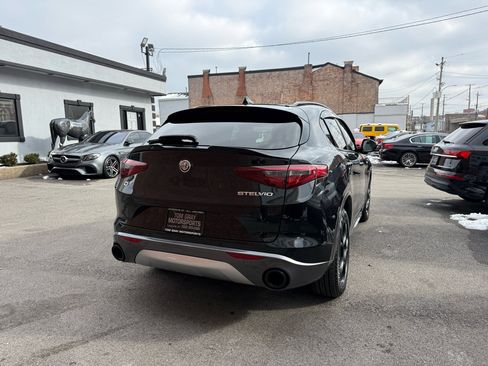 Used 2022 Alfa Romeo Stelvio Ti image 3