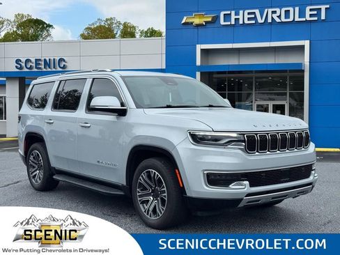 Used 2022 Jeep Wagoneer Series III w/ Rear Seat Video Group 1 image 1