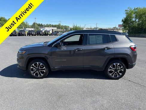 Used 2023 Jeep Compass Limited AWD/4WD image 6