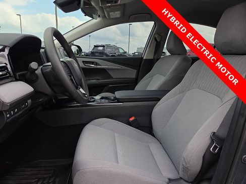 Used 2025 Toyota Camry LE FWD image 15