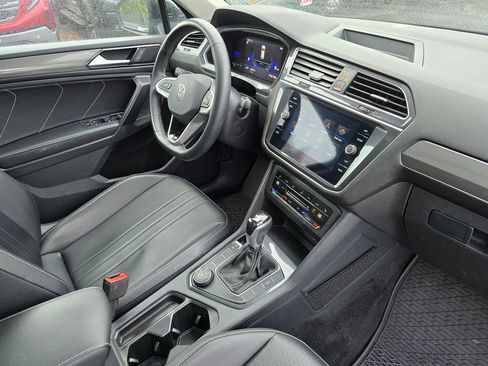 Used 2022 Volkswagen Tiguan SE image 10