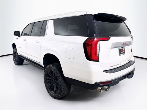 Used 2021 GMC Yukon XL Denali image 3